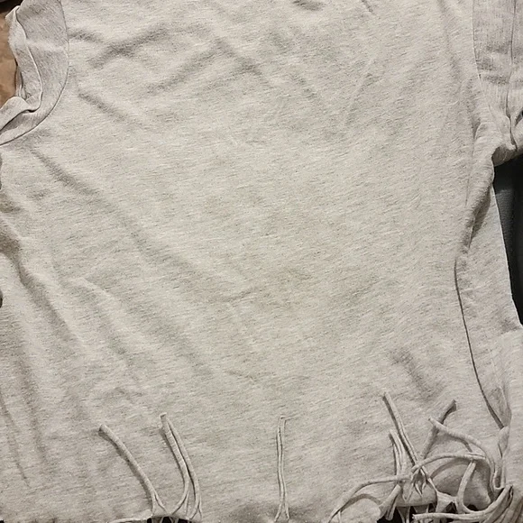 H&M Gray Graphic Short Muscle Tee with Fringes - Picture 6 of 6